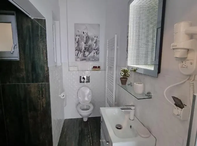 Central Park Apartment *