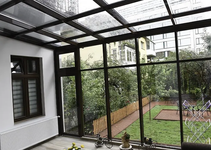 Central Park Apartment *